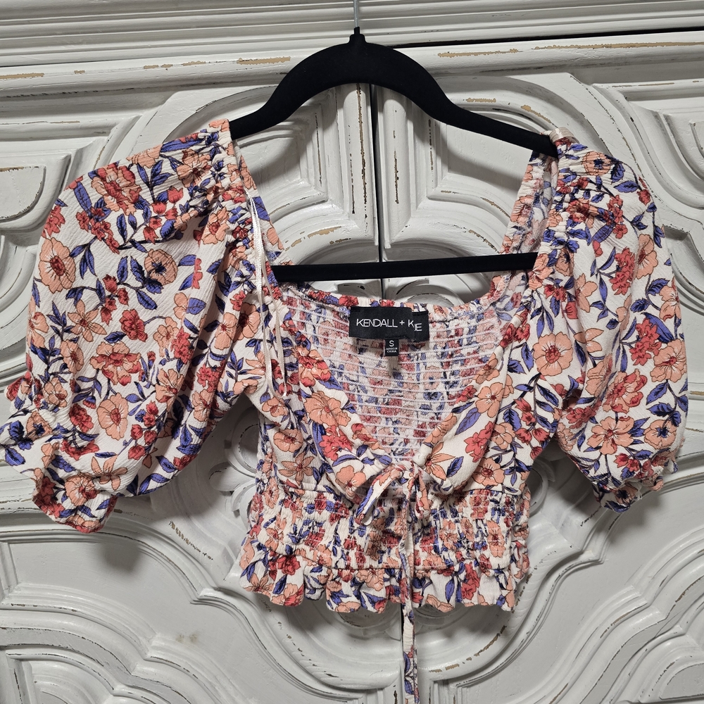 Kendall & Kylie Pink and Blue Floral Puff-Sleeve Crop Top